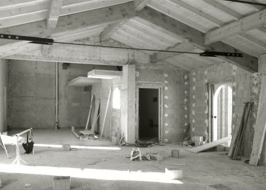 1265680699_loft-existing-001