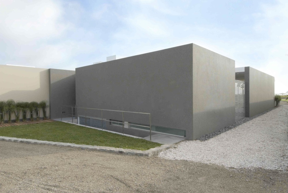 1439832278_rear-facade-2 1439832278_rear-facade-2