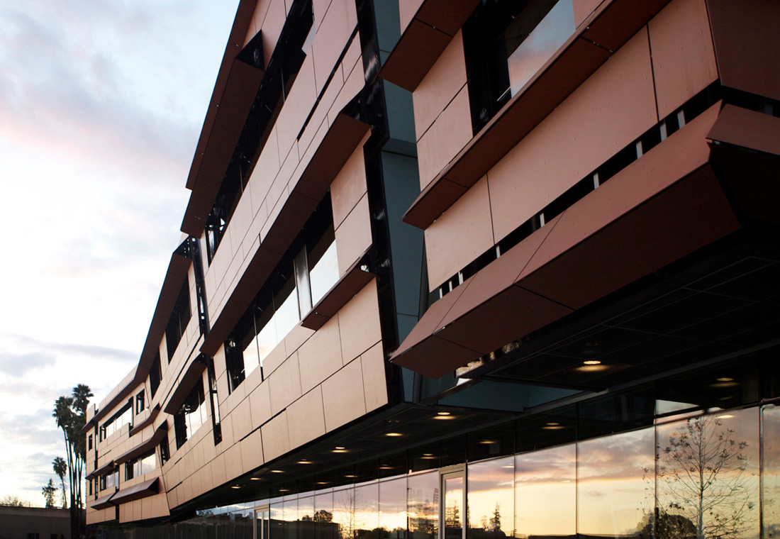 Cahill Center for Astronomy and Astrophysics / Morphosis Architects