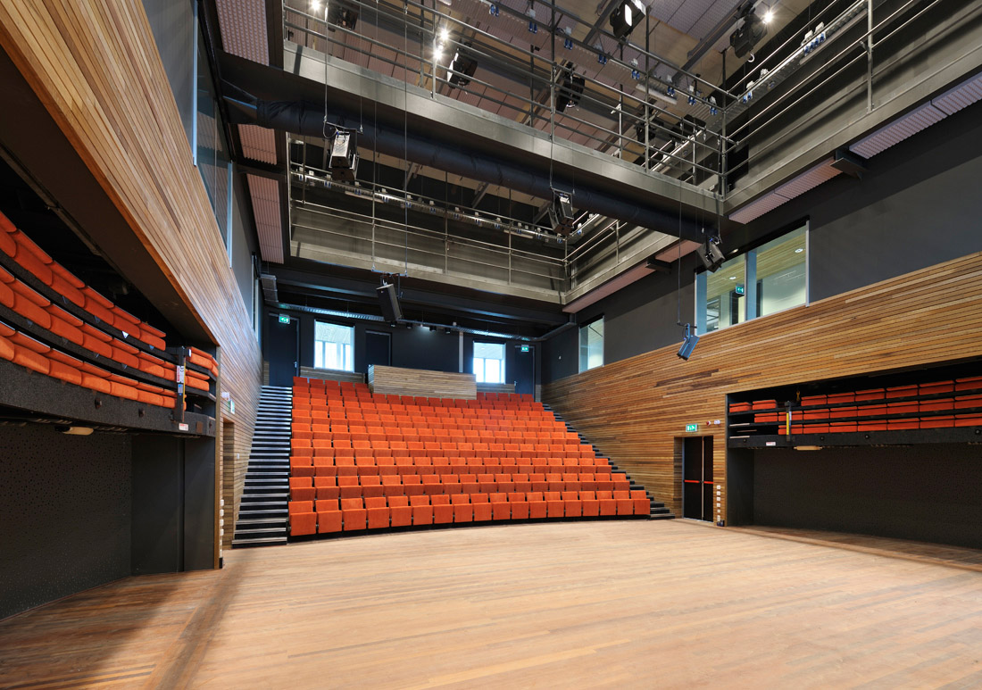 Bijlmer Park Theater / Paul de Ruiter