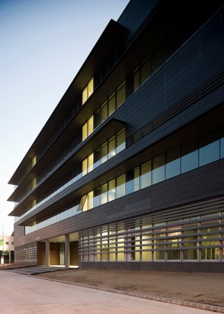 Office building in Barcelona / Map Architect, Josep Lluis Mateo