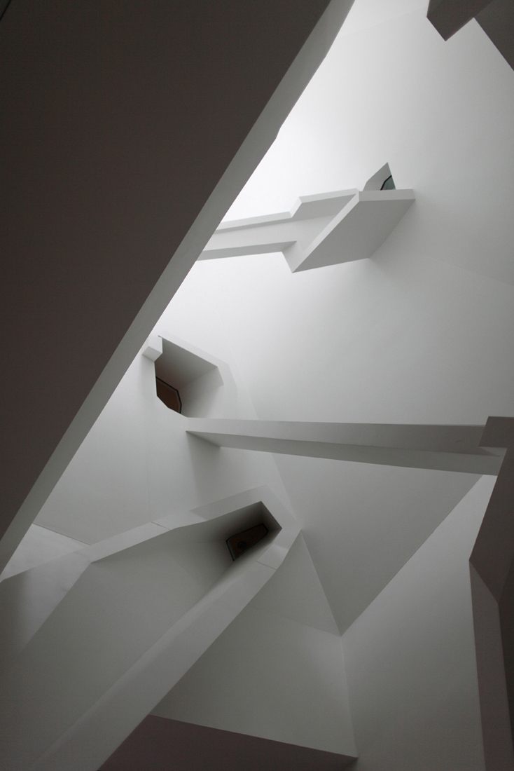 Cahill Center for Astronomy and Astrophysics / Morphosis Architects