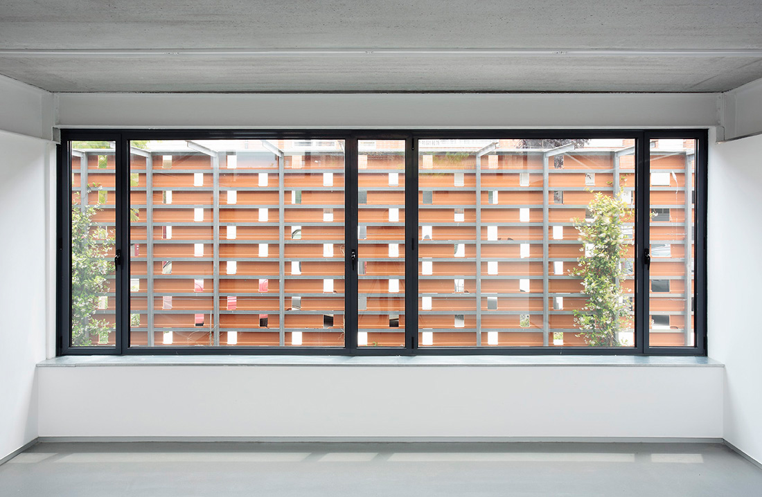 Senior Citizen Community Center / F451 Arquitectura