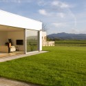 The house behind the wall / Peter Gabrijelcic