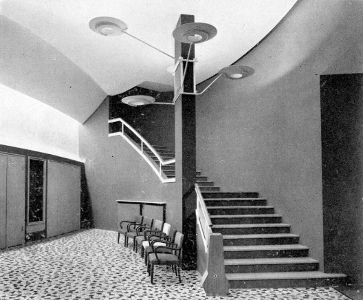 928924012_01 original cinema image
