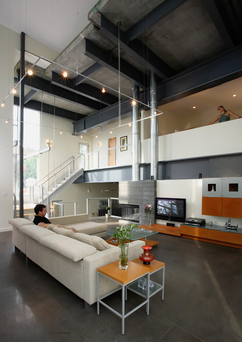 Big Dig House / Single Speed Design