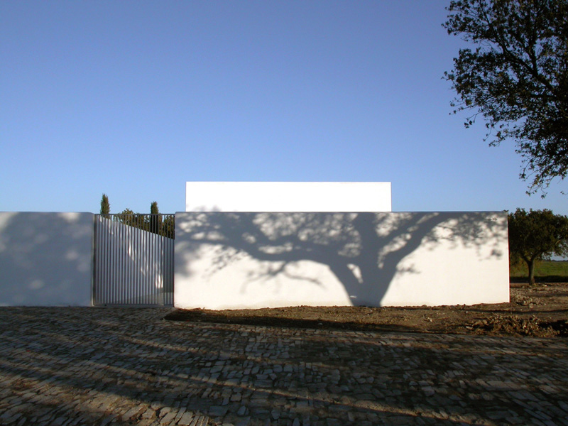 Estrela Cementery / Pedro Pacheco + Marie Clément