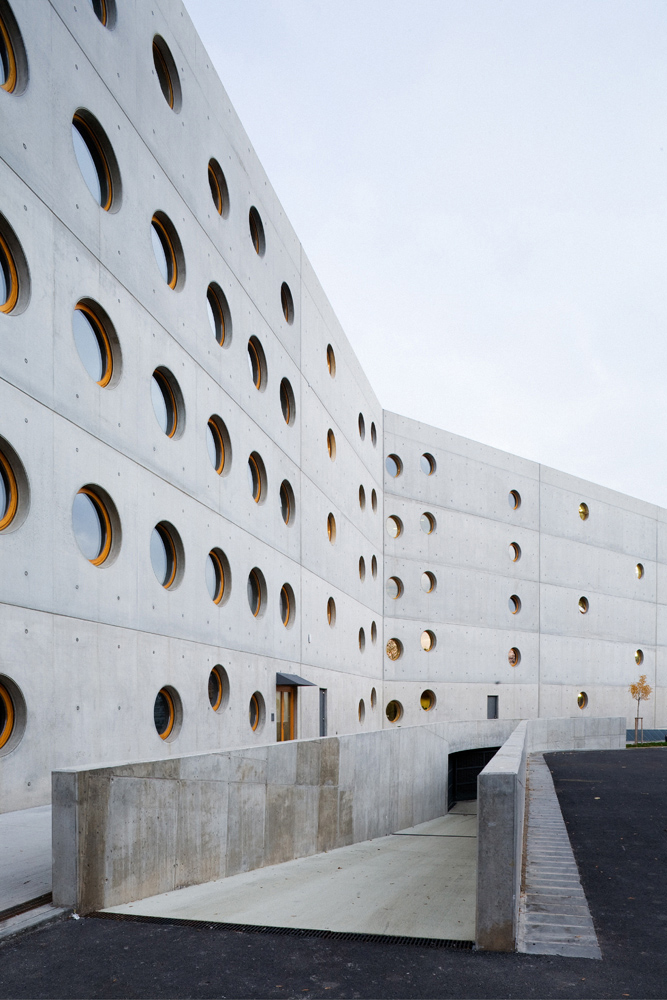Research Library in Hradec Kralove / Projektil Architekti