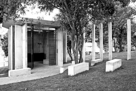 Holocaust Memorial / Sergio Kopinski Ekerman