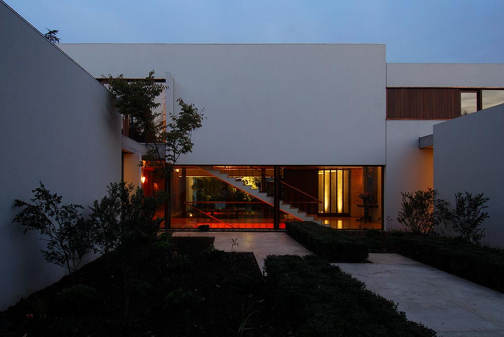 Fray Leon house / 57 STUDIO