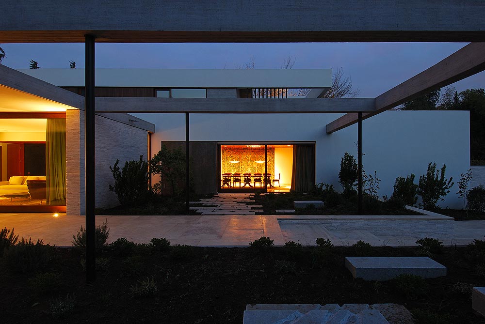 Fray Leon house / 57 STUDIO