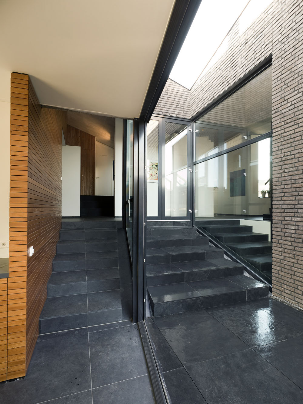 Dwelling-workhouse HDT / Hoogte Twee Architecten