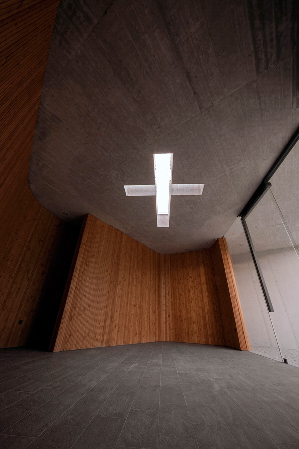 farewell-chapel_foto-tomaz-gregoric_22 farewell-chapel_foto-tomaz-gregoric_22