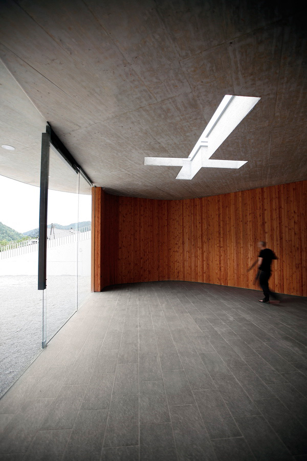 farewell-chapel_foto-tomaz-gregoric_25__ farewell-chapel_foto-tomaz-gregoric_25__