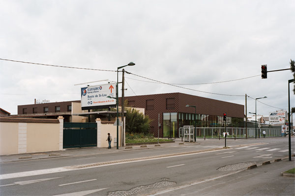Student Housing in Epinay / ECDM