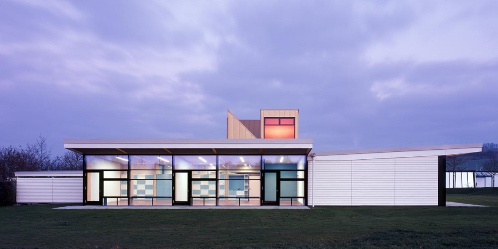 Kindergarten Dandelion Clock / Ecker Architekten