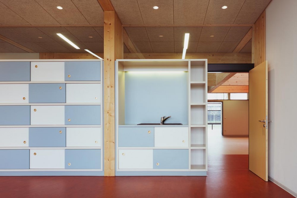 Kindergarten Dandelion Clock / Ecker Architekten