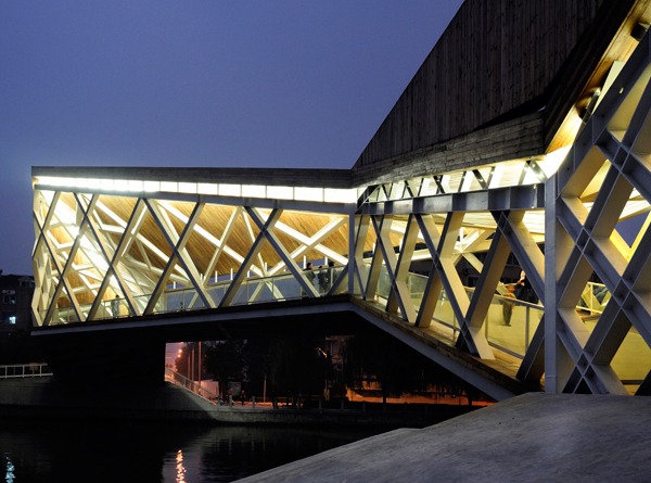 Quingpu Pedestrian Bridge / CA-DESIGN