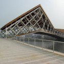 Quingpu Pedestrian Bridge / CA-DESIGN