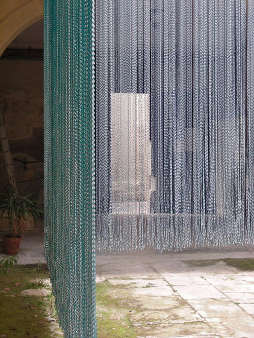Flying Walls / ateliermob