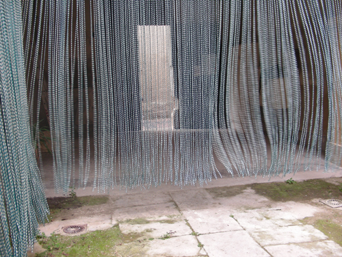 Flying Walls / ateliermob
