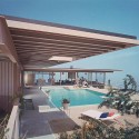 js03 Case Study House #22, (daytime pool), 1960 Los Angeles, CA / Pierre Koenig, architect   © Julius Schulman