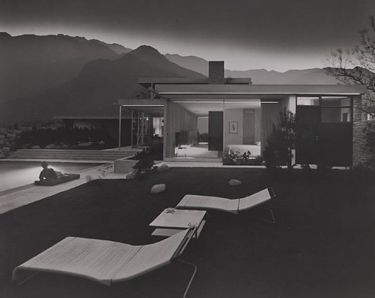 Kaufmann House, 1947 Palm Springs, CA / Richard Neutra, architect   © Julius Schulman