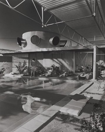 Frey House, 1953 Palm Springs, CA / Clark & Frey, architects  © Julius Schulman