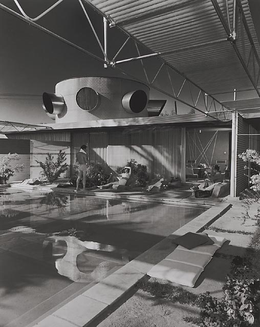 js09 Frey House, 1953 Palm Springs, CA / Clark & Frey, architects  © Julius Schulman