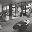 js11 Case Study House #9 / Entenza House, 1950 Pacific Palisades, CA / Eames & Saarinen, architects  © Julius Schulman