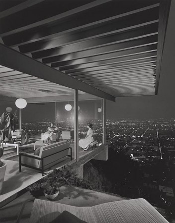 Case Study House #22, 1960 Los Angeles, CA / Pierre Koenig, architect   © Julius Schulman