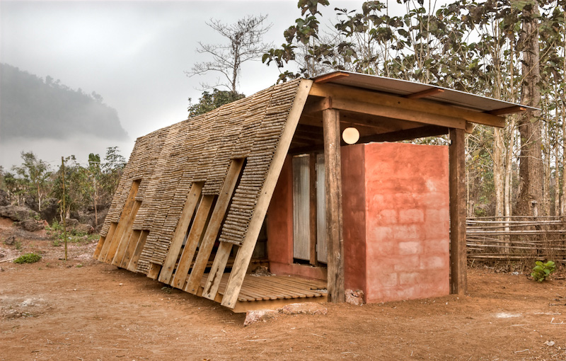 Safe Haven Bath house / TYIN Tegnestue