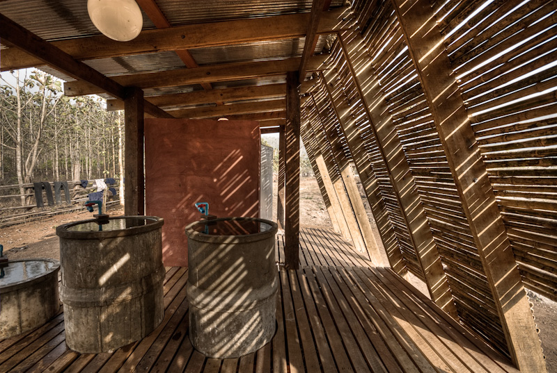 Safe Haven Bath house / TYIN Tegnestue