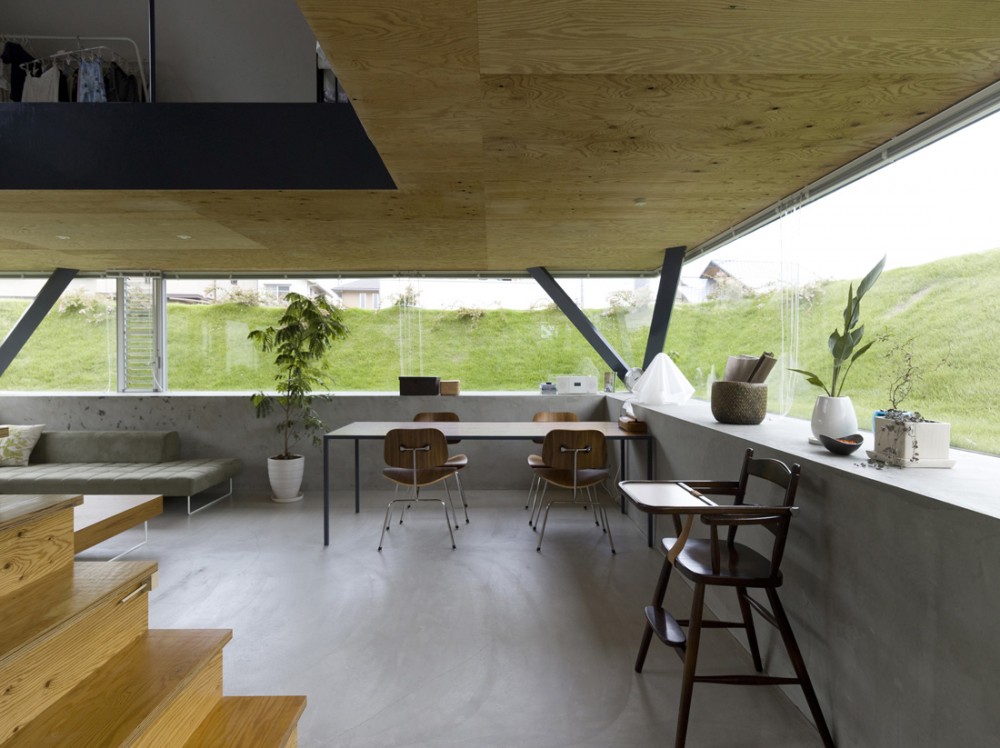 House in Saijo / Suppose Design Office