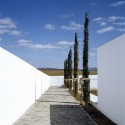 01_dn_cemetery_entrance-chamber-2 © Dora Nogueira