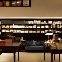 Tables and bookshelf in background Tables and bookshelf in background © Leonardo Finotti