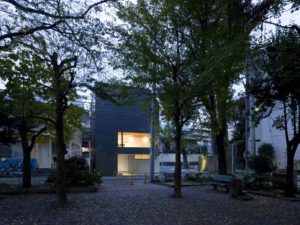 House in Sakuragawa / Suppose Design Office