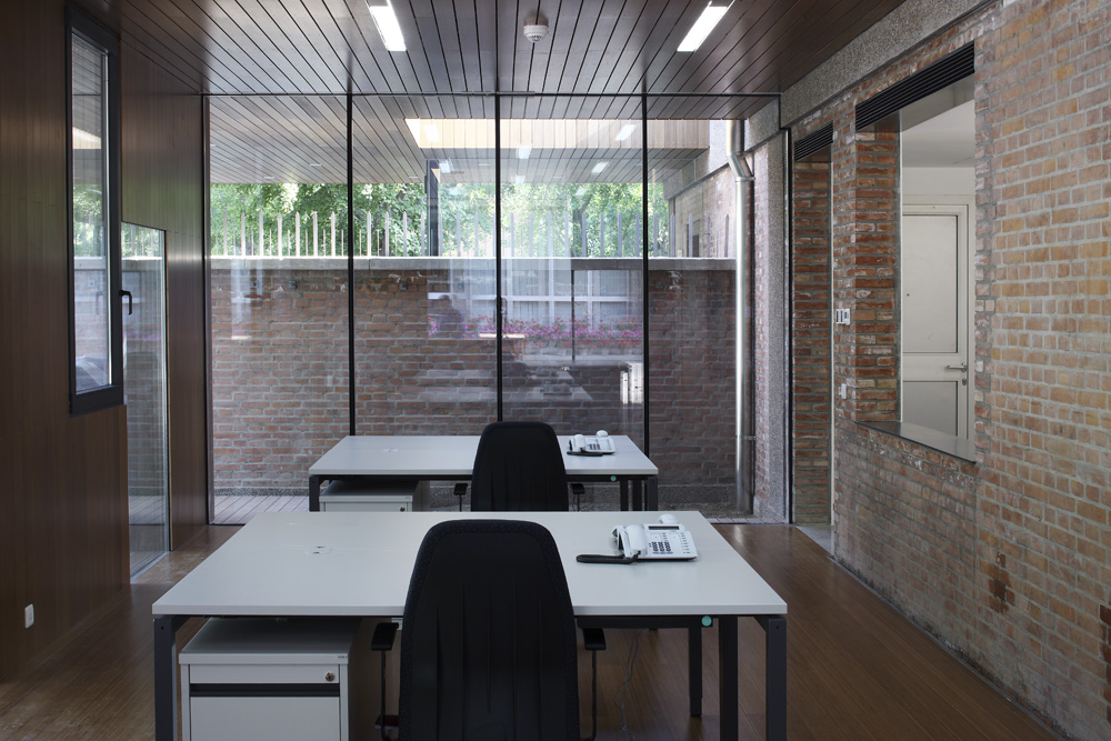 Visa section of Swiss Embassy in Beijing  / EXH Design