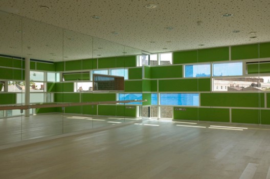 1250536426-218-classroom03-jl 1250536426-218-classroom03-jl