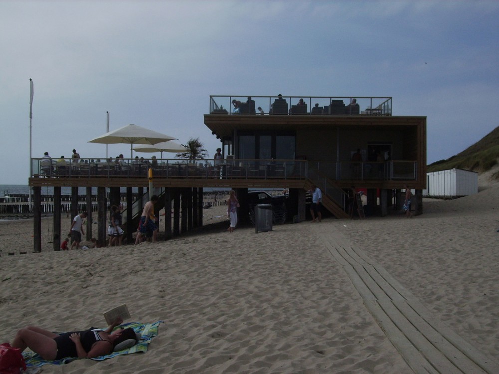 1250548140-beachclub-04 1250548140-beachclub-04