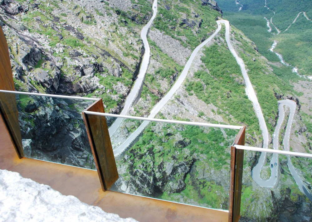1250604160-viewpoint-detail-handrail 1250604160-viewpoint-detail-handrail