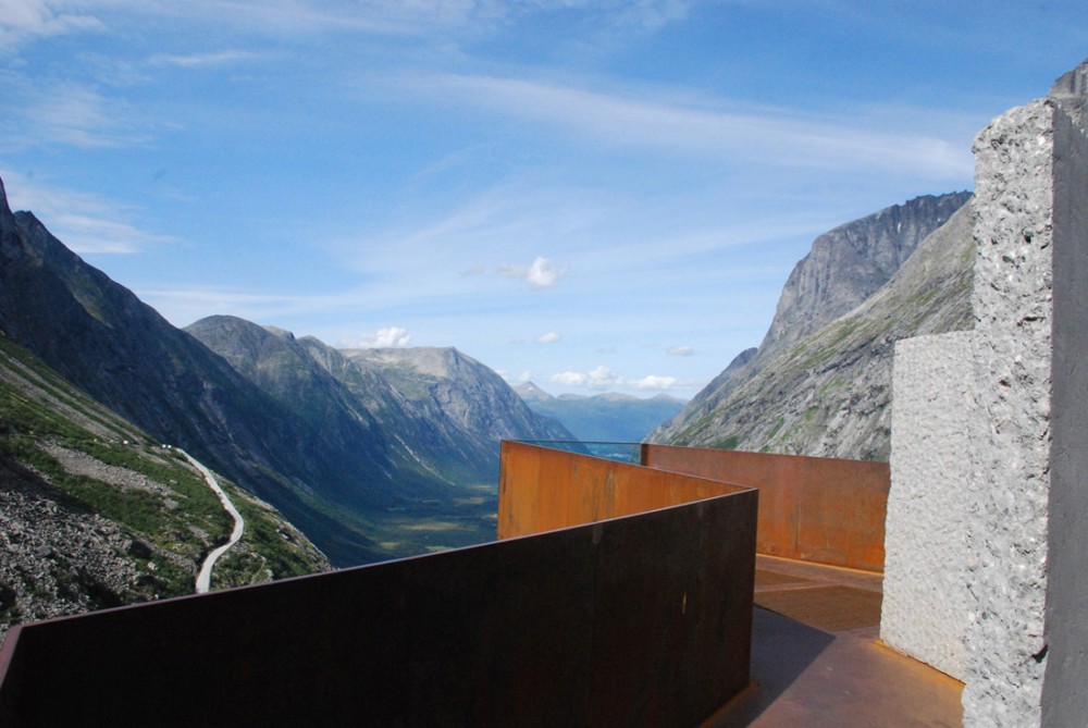1250604172-viewpoint-zoom-2 1250604172-viewpoint-zoom-2