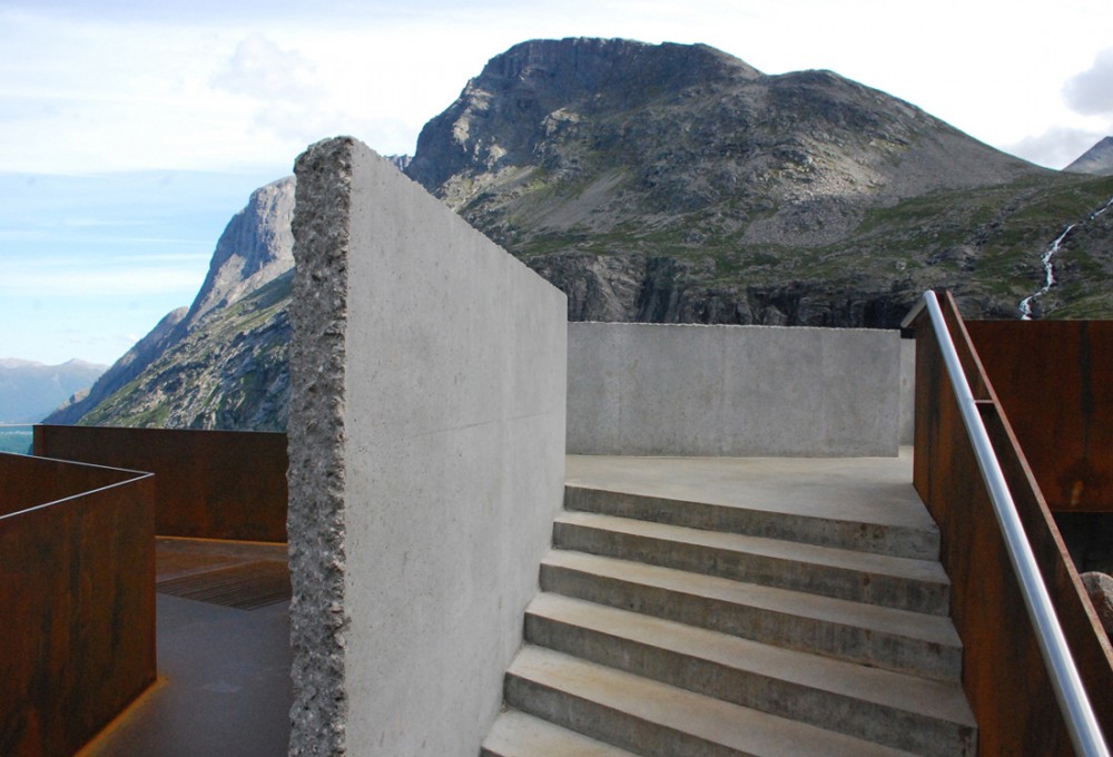 1250604202-viewpoint-zoom 1250604202-viewpoint-zoom