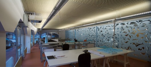 1250618870-badoffice-012