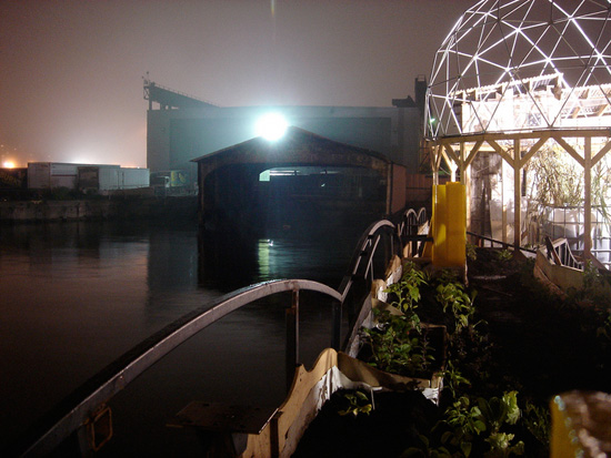 1250631990-waterpod03 1250631990-waterpod03