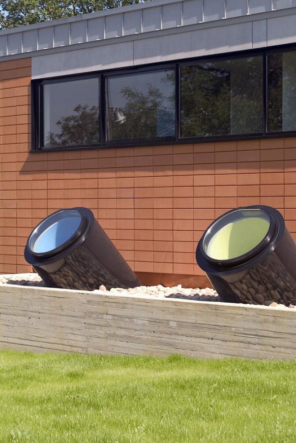 1250713531-10-light-cannons-exterior 1250713531-10-light-cannons-exterior