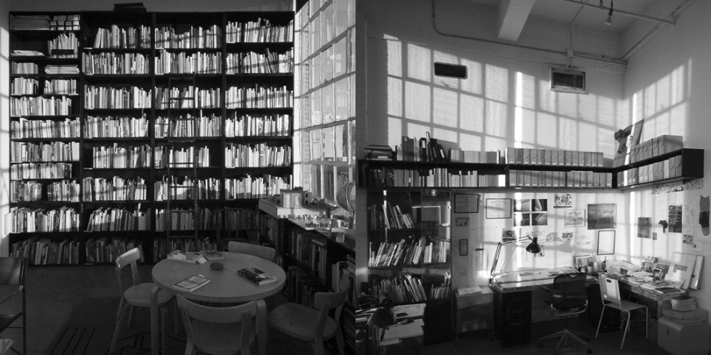1250801586-holl-b Steven Holl's library © Carlos Solis