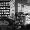 1250801586-holl-b Steven Holl's library © Carlos Solis