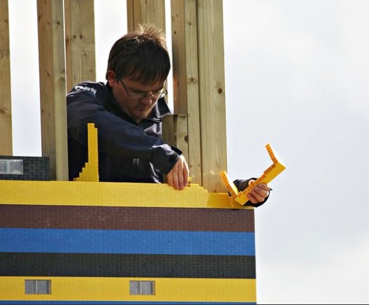 1251733128-lego10 1251733128-lego10