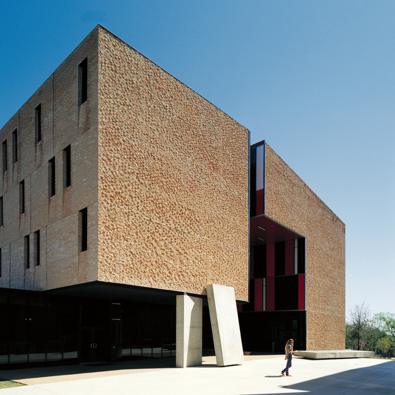 St Edward’s University New Residence and Dining Hall / Alejandro Aravena
